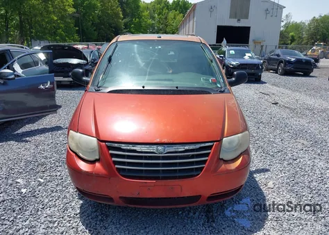 2006 Chrysler Town & Country Touring z USA, uszkodzony, nr VIN 2A4GP54L76R688230